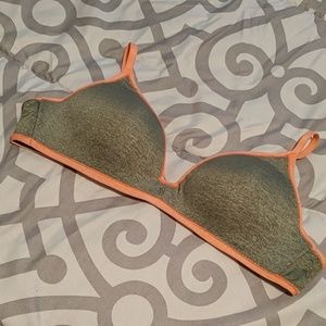 Victoria's Secret Lightly Lined Bra 34B